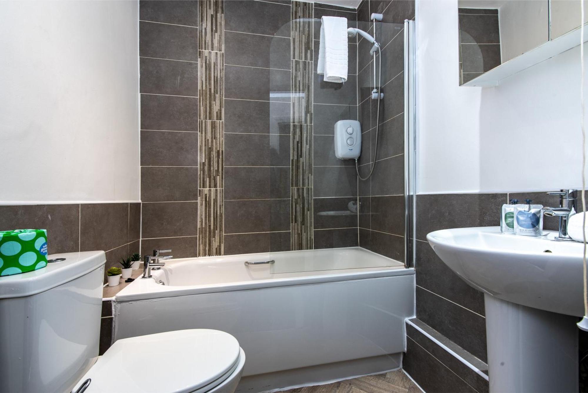 2 Bed House Close To Liverpool & Everton Stadiums Exterior photo